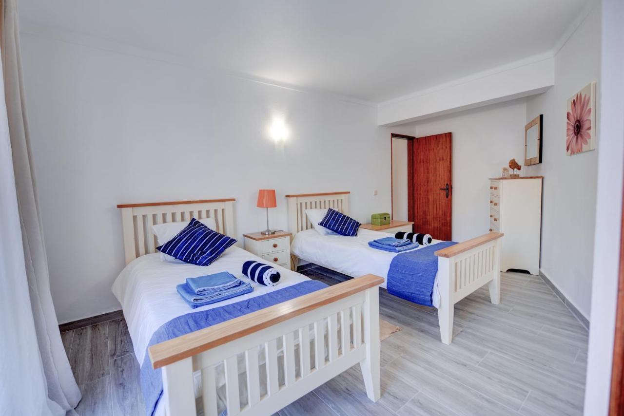 Senhora da Luz Prainha Beach Apartment מראה חיצוני תמונה